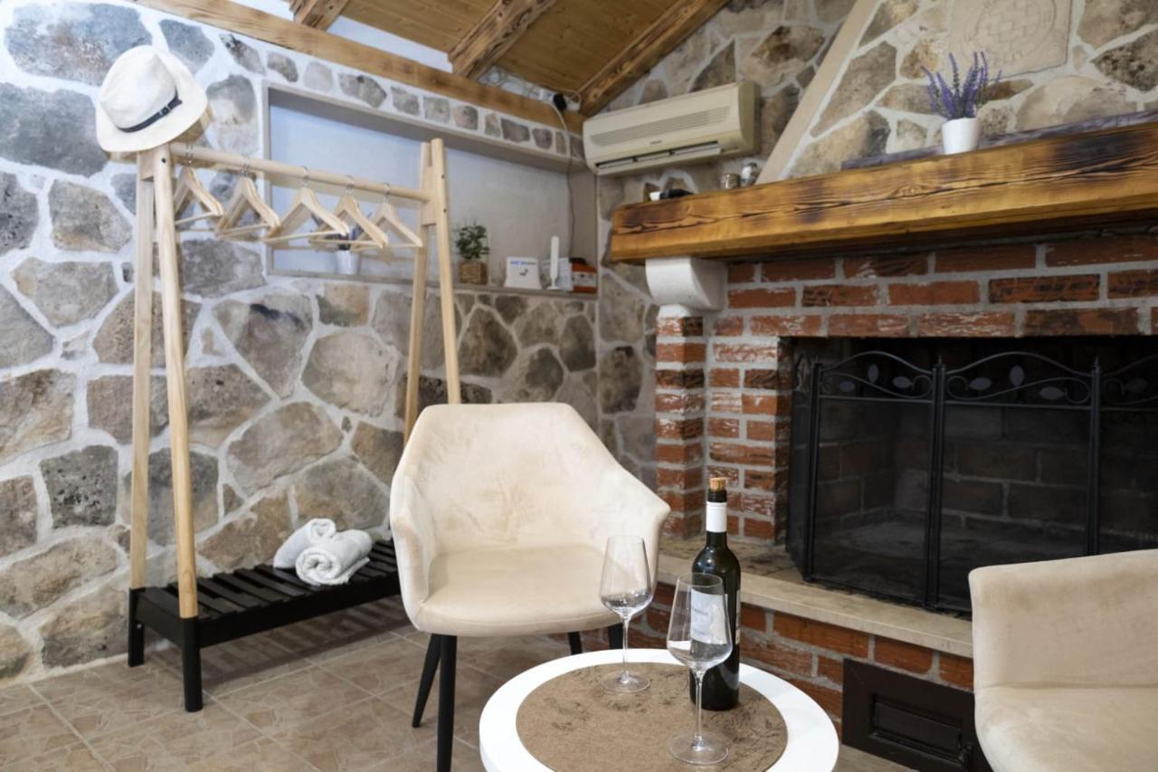 M&T Apartman Supetar Kültér fotó