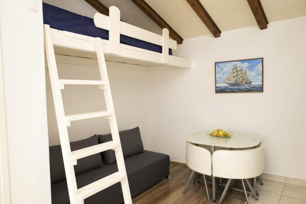 M&T Apartman Supetar Kültér fotó