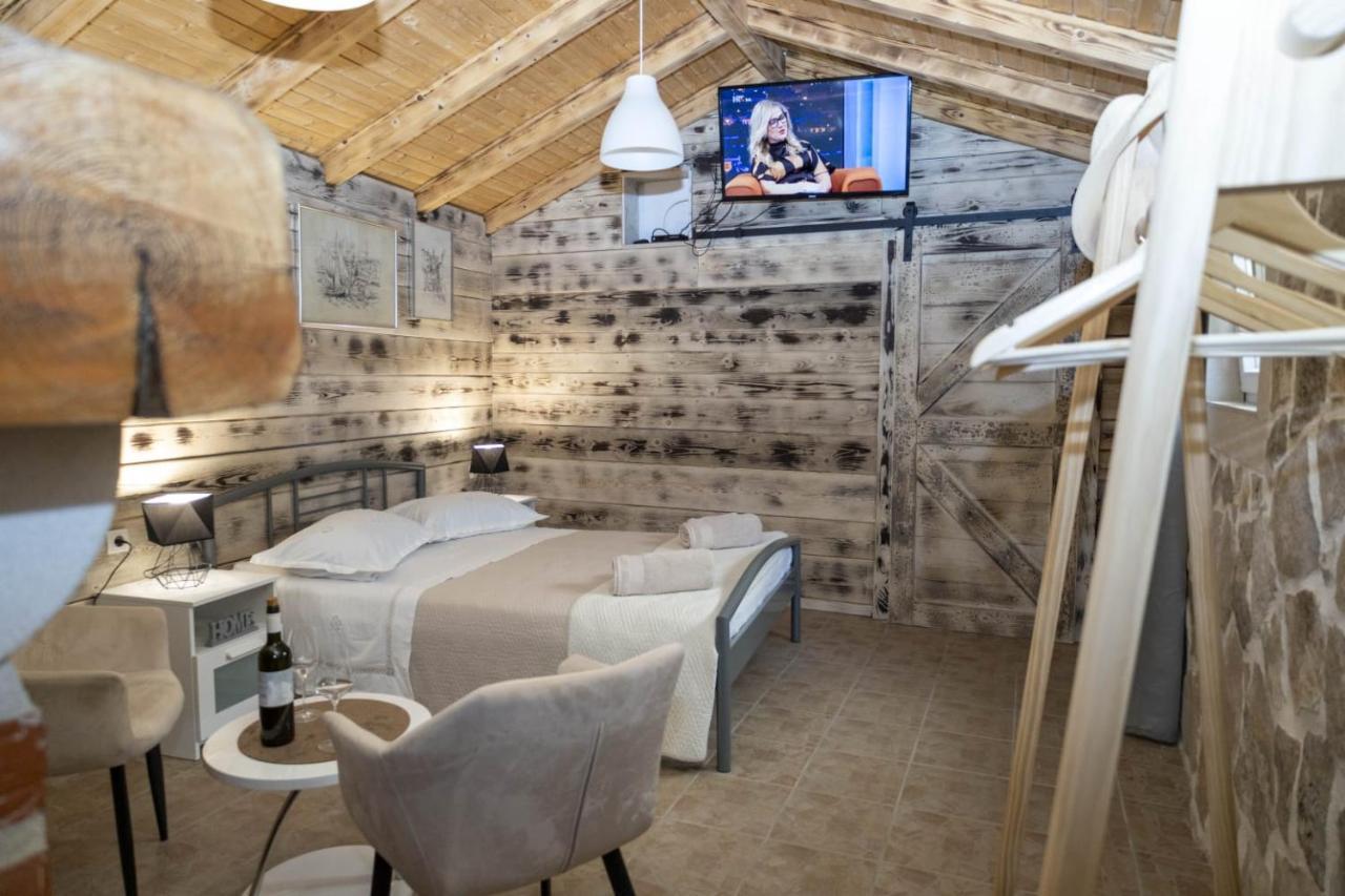 M&T Apartman Supetar Kültér fotó